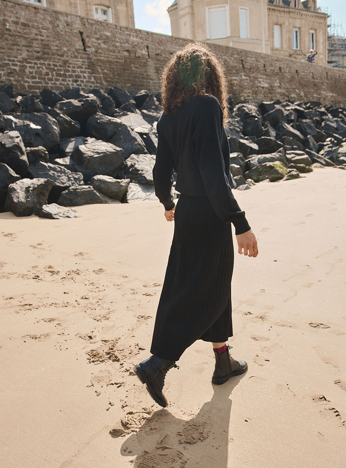 pull aglaé noir coupe droite fluide