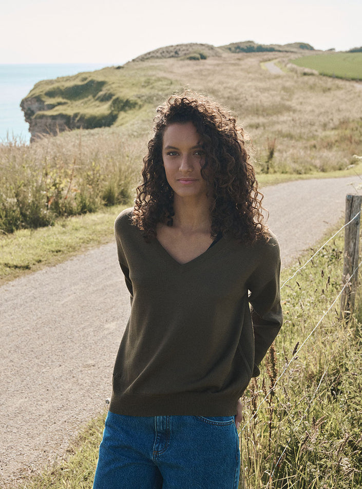 pull col v femme vert jonc aglaé