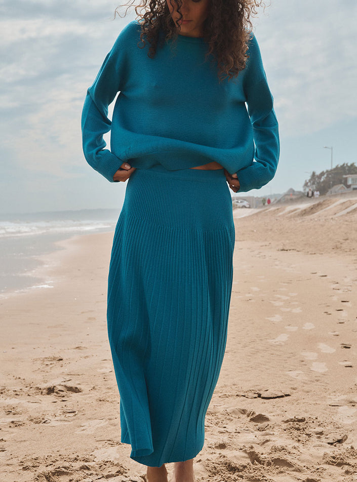 pull agathe bleu atlantique silhouette face mer