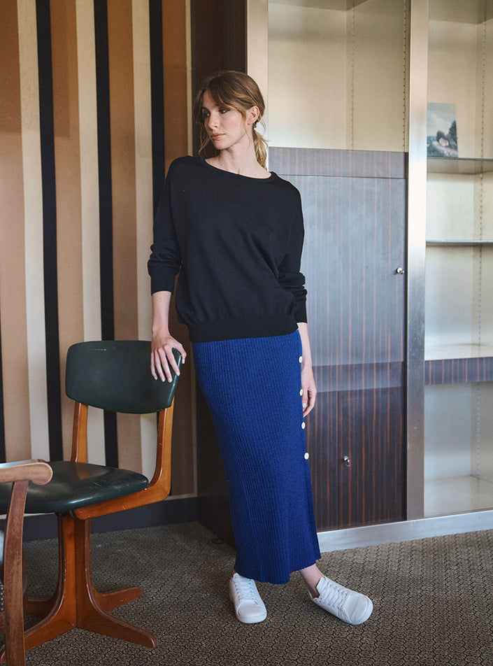 pull agathe noir ligne sobre élégante