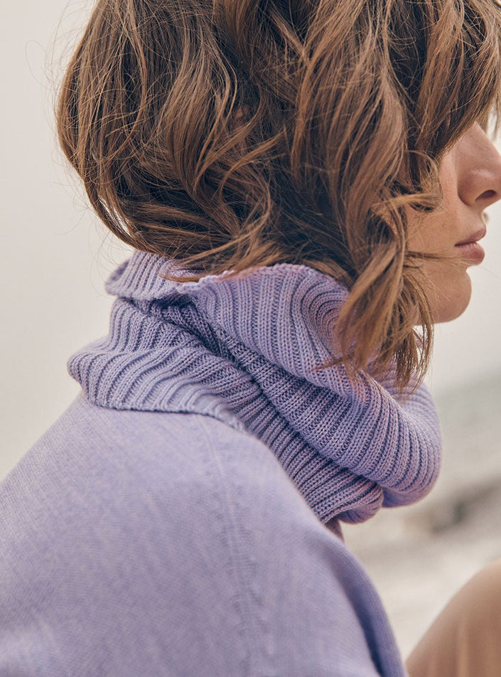 Vue rapprochée du col anaïs violet clair en laine