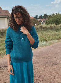 Pull en mohair bleu profond maille perlée