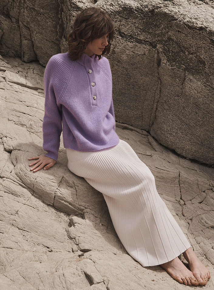 silhouette fluide avec pull aurélie violet parme