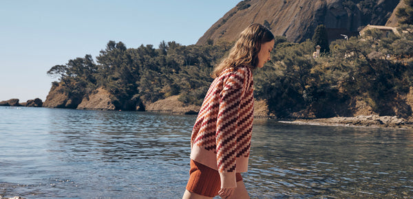 bannière pull alba en mouvement tricolore à damier rouge, rose et orange