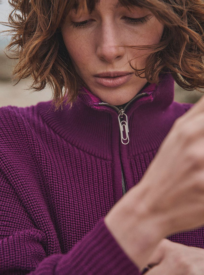 Détail col camionneur trombone veste Aurore violet nuit