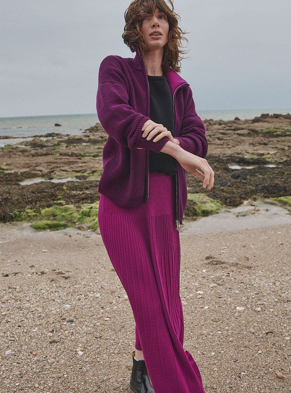 Veste Aurore violet nuit shooting extérieur, look automne-hiver
