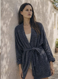 Gilet Axelle gris mouliné femme, maille jersey longue, ceinture à passants porté fermé