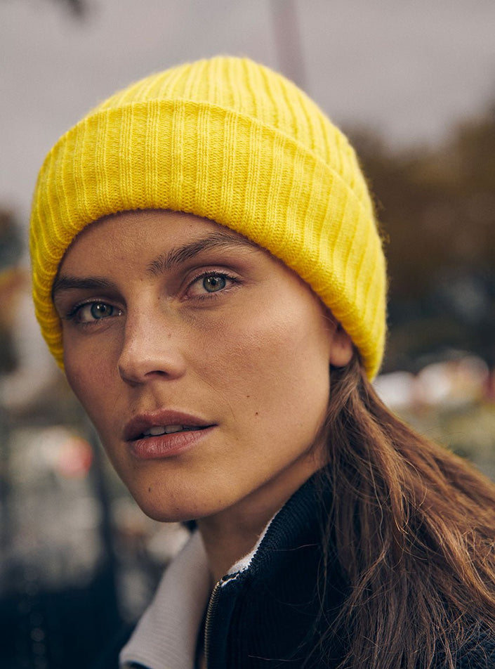 Bonnet Ambre jaune citrus maille côtelée en mohair 
