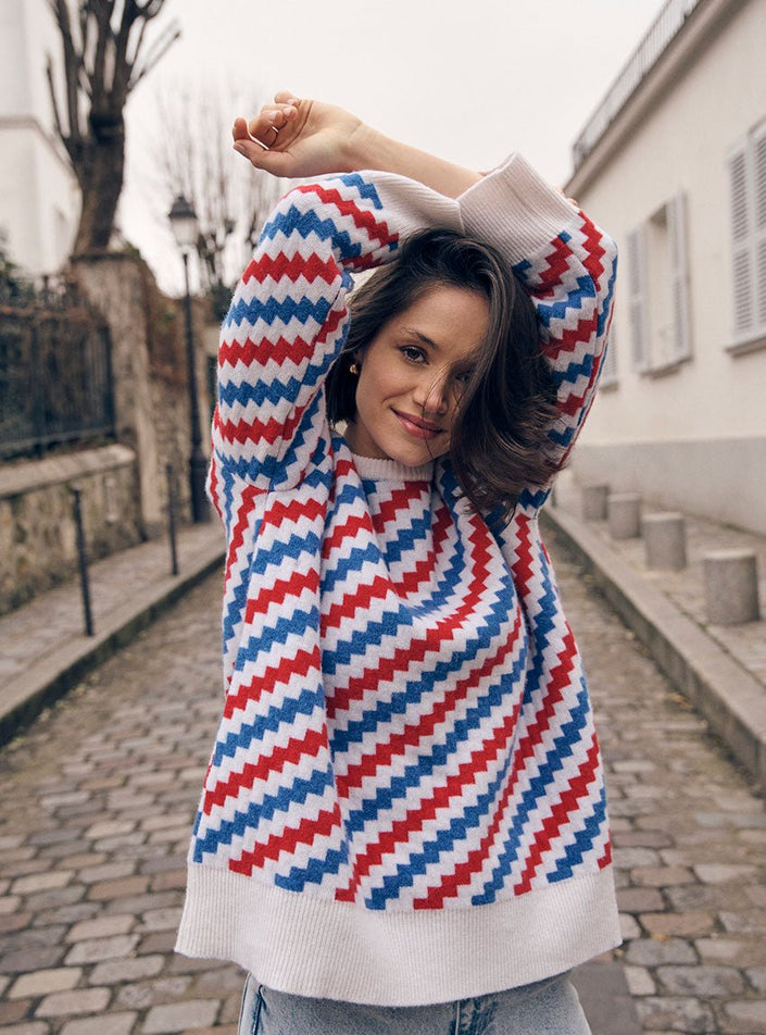 Pull Blanche bleu en laine et cachemire en extérieur