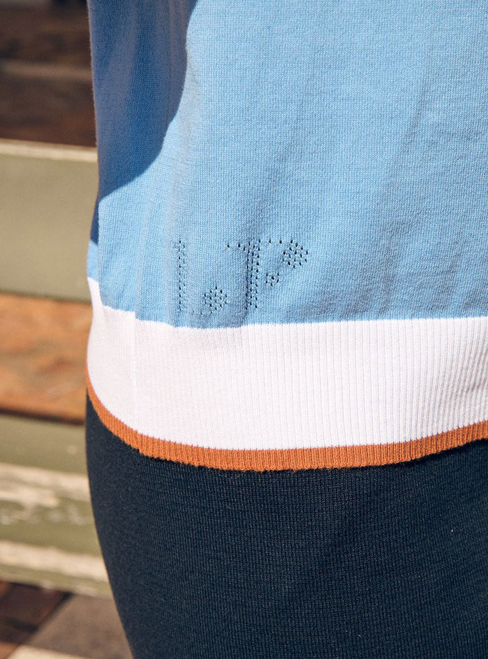 rendu lumineux du top bénédicte bleu aster