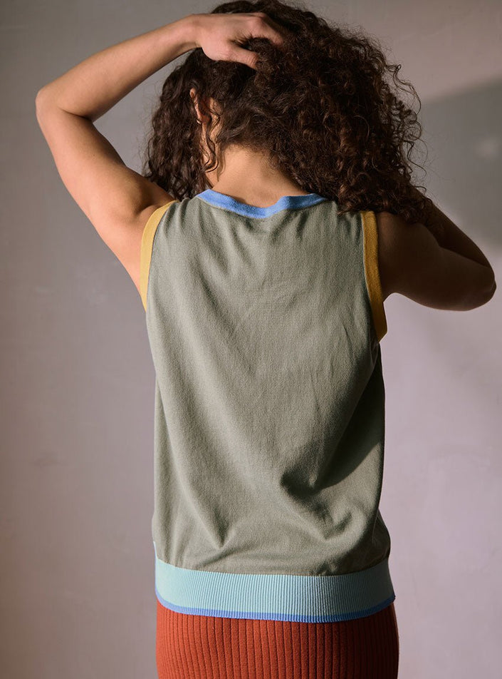 design épuré top bénédicte vert kaki