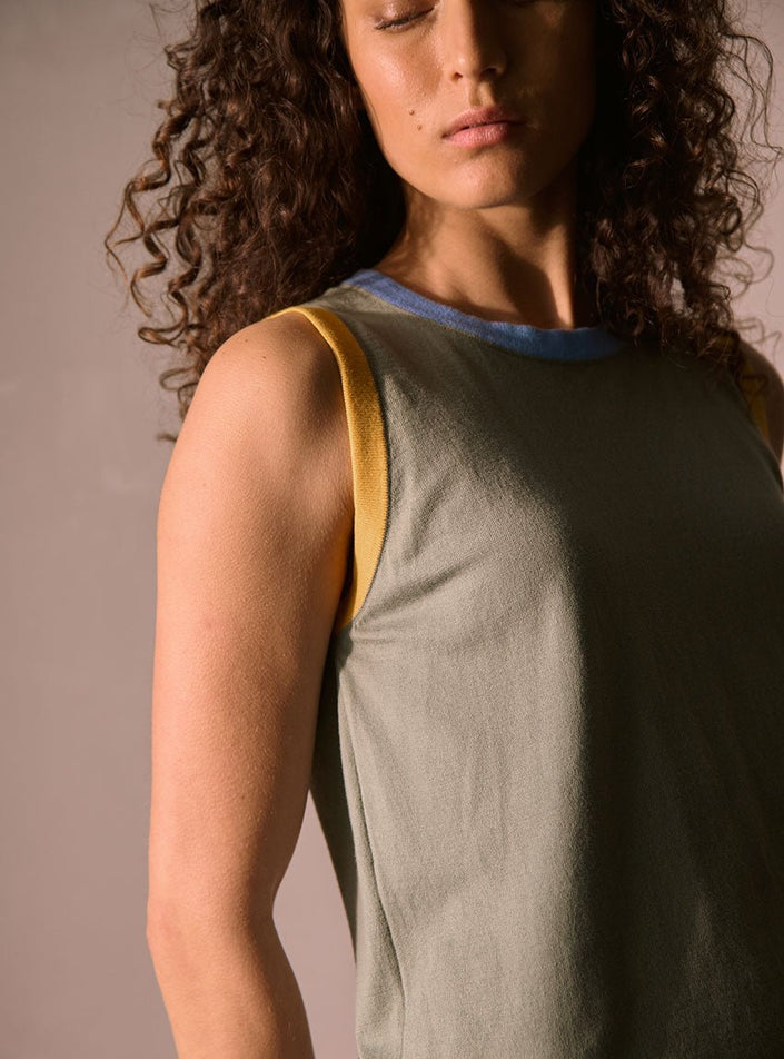 surface textile homogène top bénédicte vert kaki