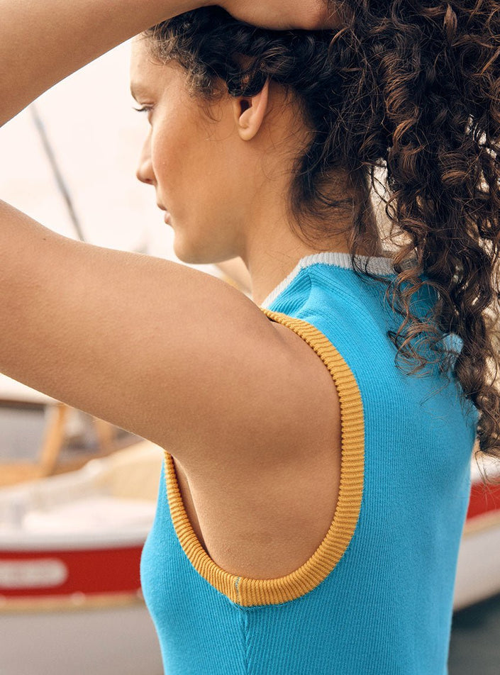 régularité du tricot robe béatrice bleu lagon