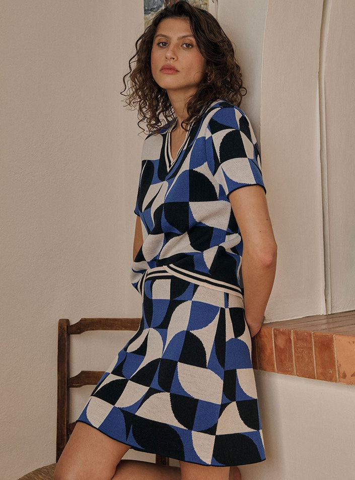 Jupe Béryl bleu électrique silhouette moderne