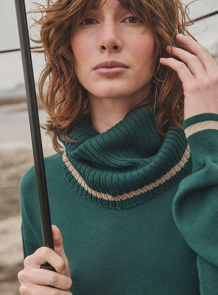 Col Anaïs iC x LF vert nuit en laine avec une bande en lurex couleur or