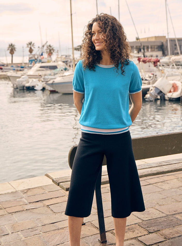 Coupe large soulignant la silhouette