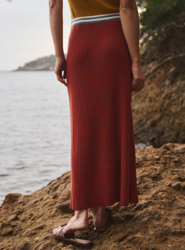 jupe charlotte orange caramel jupe en maille côtelée silhouette féminine
