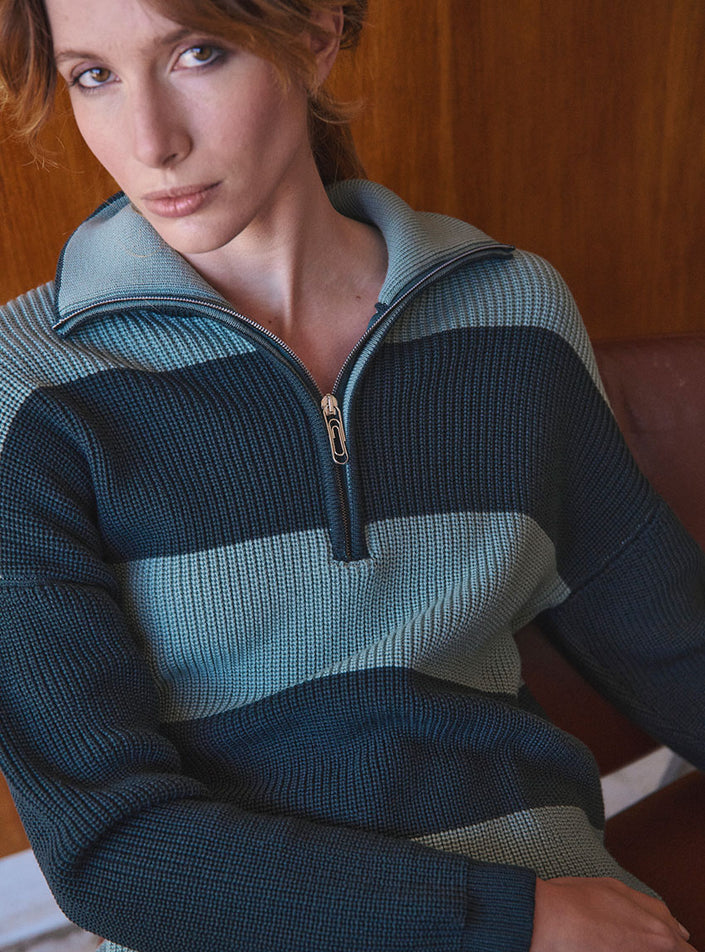 Détail -Pull Claudia vert sombre - tricot made in France, maille perlée 100% mérinos