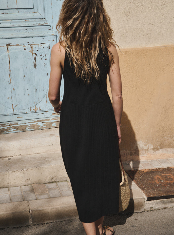 robe diana noir robe femme noire côtelée ajustée style estival