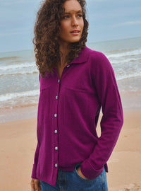 Chemise Éléonore violet digital sur la plage