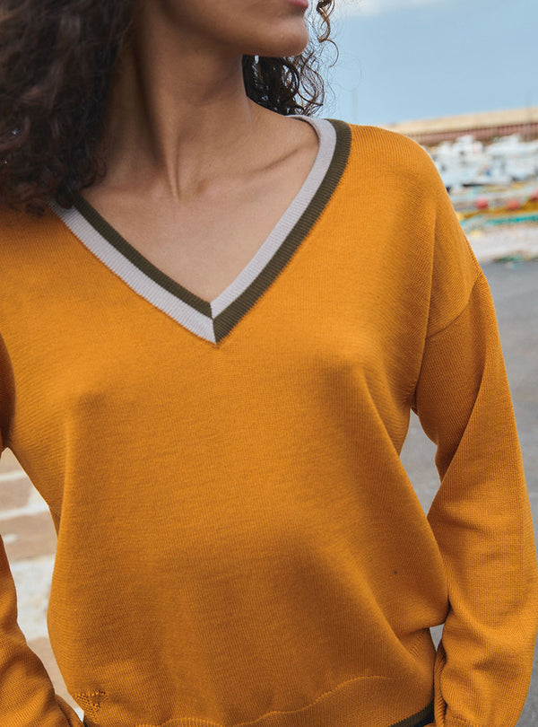 pull elyssa jaune doré tricot jaune doré col V minimaliste