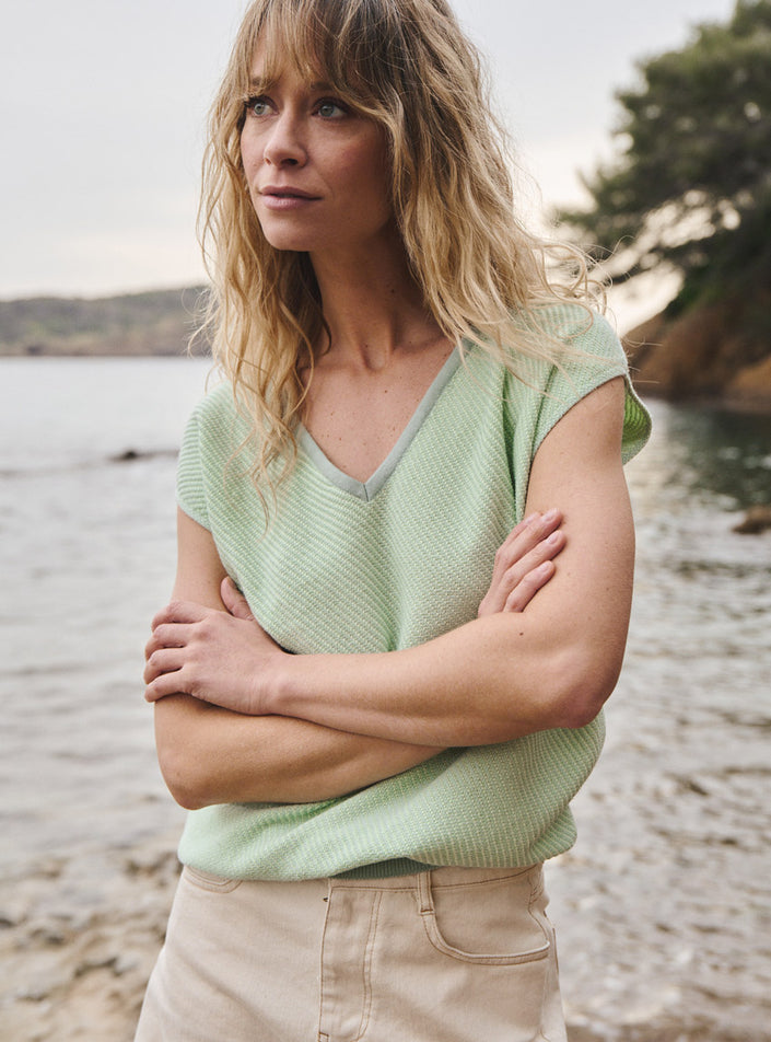 pull floriane vert matcha pull col v en maille vert doux style casual