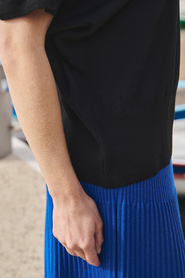 pull félicité noir maille noire élégante pour tenue estivale