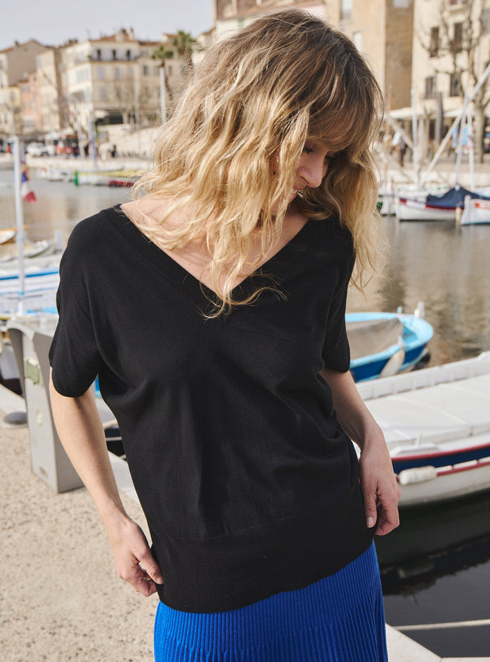 pull félicité noir maille fine noire coupe fluide féminine