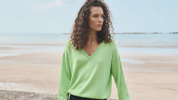 bannière lookbook pull aglaé vert néon à la mer